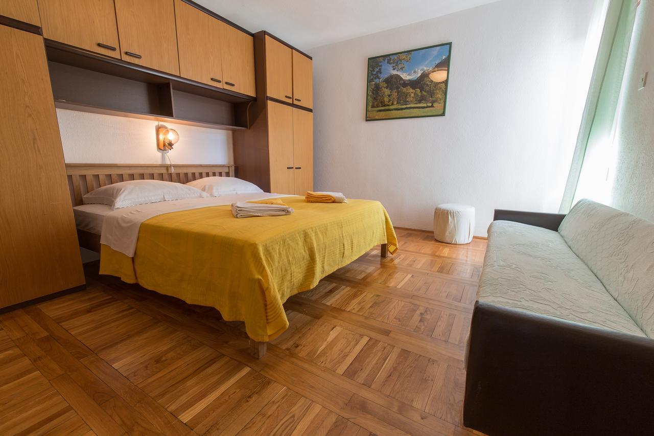 Stella Maris Accommodation Klenovica Eksteriør billede