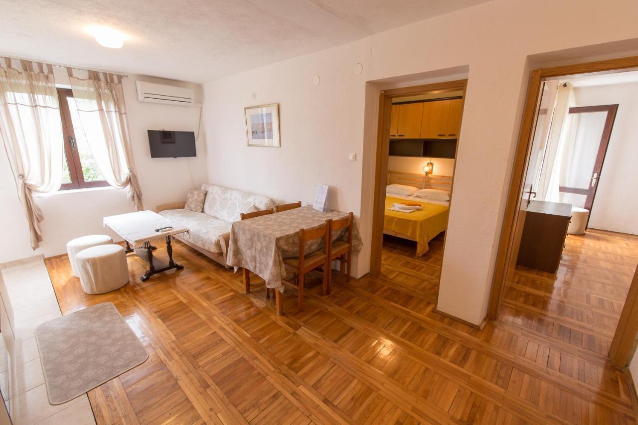 Stella Maris Accommodation Klenovica Eksteriør billede